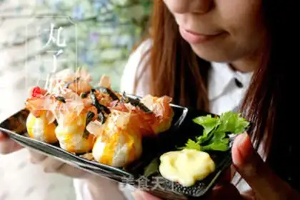 Make Sea urchin cheeseballs and wind fever step 3