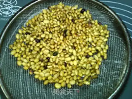 Make Black and white soy step 1