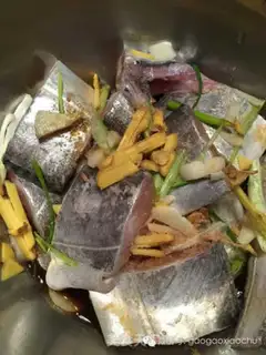 Make Dry ribbon fish step 0