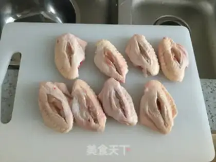 Make Garlic fried chicken wings step 1