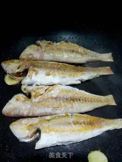 Make Tomato mackerel soup step 2