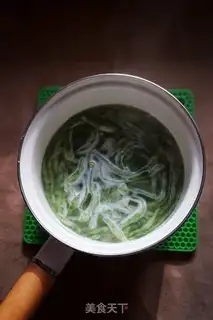 Make Nutrient spinach noodles for young children step 6