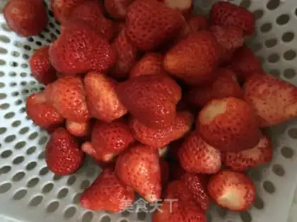 Make Strawberry sauce step 1
