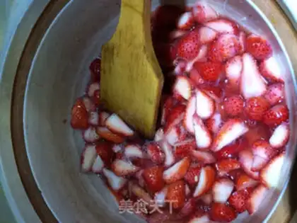 Make Strawberry sauce step 4