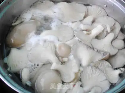 Make Scrambled mushrooms step 2