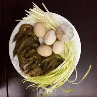 Make Shrimp and yellow fried eggs step 0