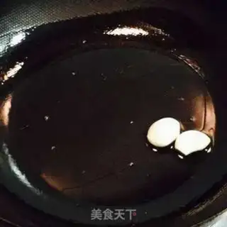 Make Shrimp and yellow fried eggs step 2