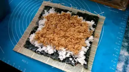 Make Arctic shrimp sushi step 3
