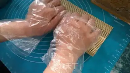 Make Arctic shrimp sushi step 5
