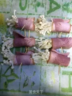 Make Bacon pins and mushrooms step 3