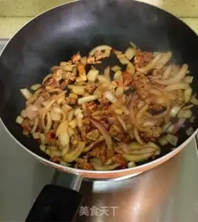 Make Rock pan rice step 1