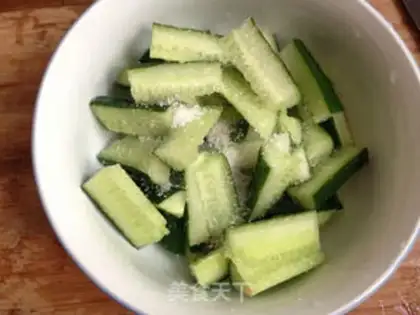 Make Chishima cucumber step 3