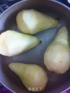 Make A red pear step 1