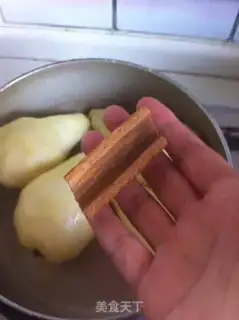 Make A red pear step 2