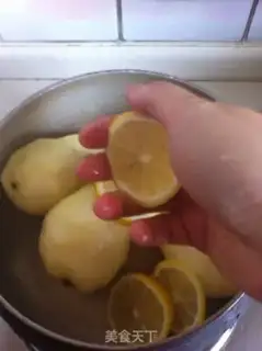 Make A red pear step 4