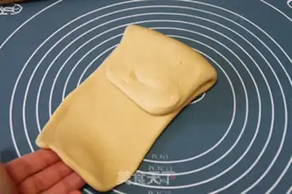 Make Milk and gold rolls step 7