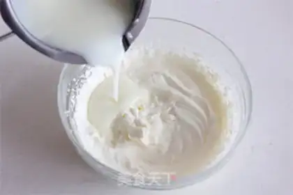 Make Yogurt mousse step 6