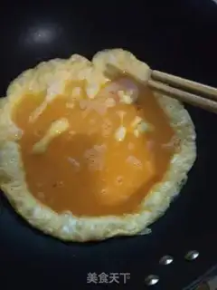 Make Onion tomatoes fried eggs step 3