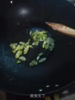Make Onion tomatoes fried eggs step 5