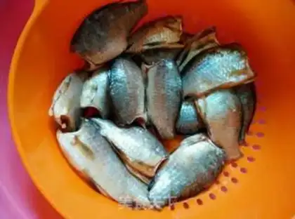 Make Fried minnow step 3