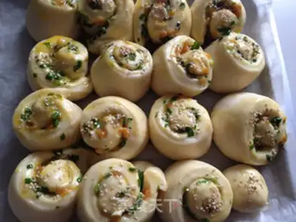Make Onion pine rolls step 16
