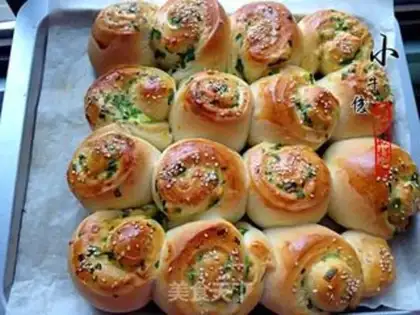 Make Onion pine rolls step 18