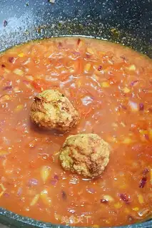 Make Tomato sauce meatballs step 8