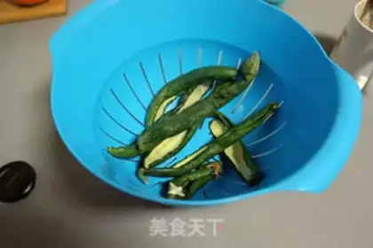 Make cucumber pickles step 0