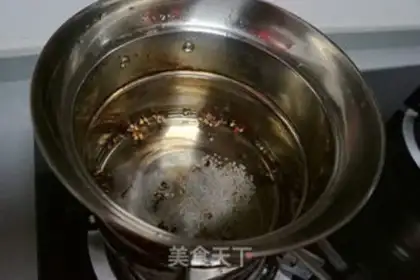 Make cucumber pickles step 1