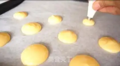 Make French hot ice cream puff step 4