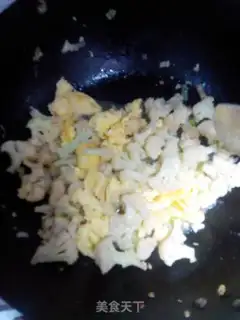 Make Eggs and cut flowers step 5