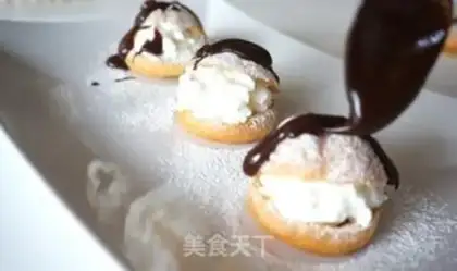 Make French hot ice cream puff step 8