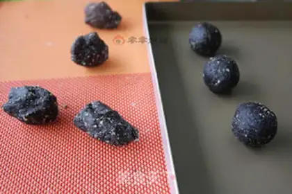 Make Chocolate lollipop cake step 5