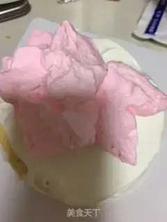 Make Smiling doll birthday cake step 4