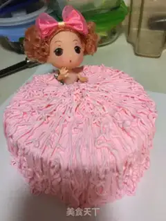 Make Smiling doll birthday cake step 7