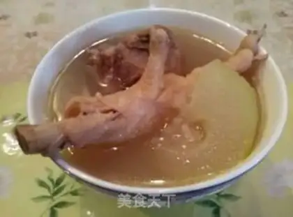 Make Pumpkin-bone chicken foot soup step 4