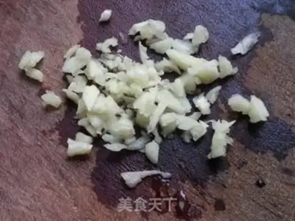 Make Garlic pepper salt, potatoes step 1