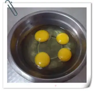 Make Triple eggcake step 1