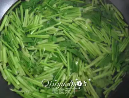 Make The garlic spinach tower step 2