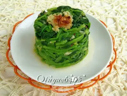 Make The garlic spinach tower step 6