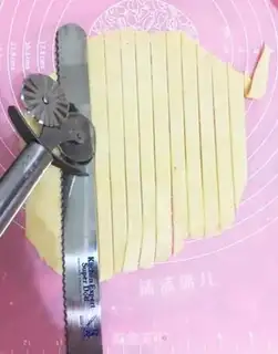 Make Wearing apple pie step 22