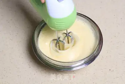 Make mini cupcakes step 2