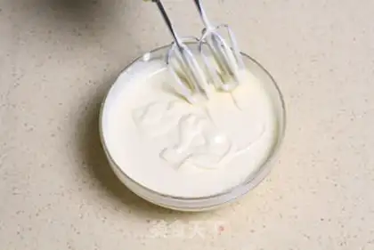 Make mini cupcakes step 4