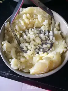 Make Potato pretzels step 1