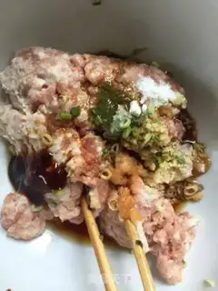 Make The soybeans sprouts squirm meat step 1