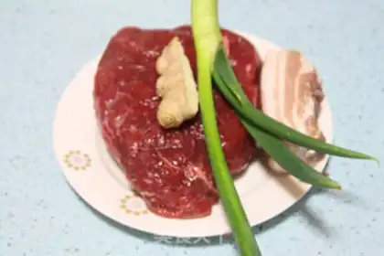 Make Homemade meatballs step 0