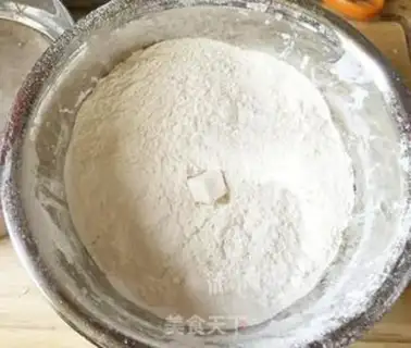 Make Coconut-milk potato pie step 1