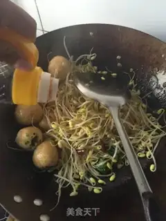 Make The soybeans sprouts squirm meat step 8