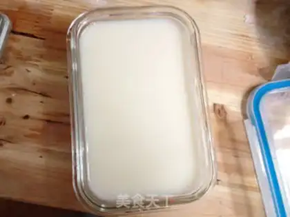 Make Ginger coconut cake step 3