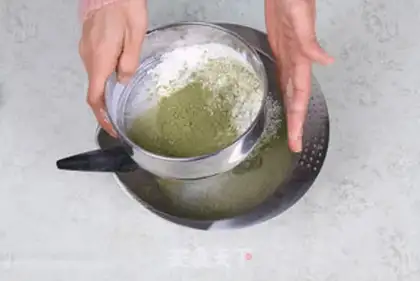 Make Cake roll step 5